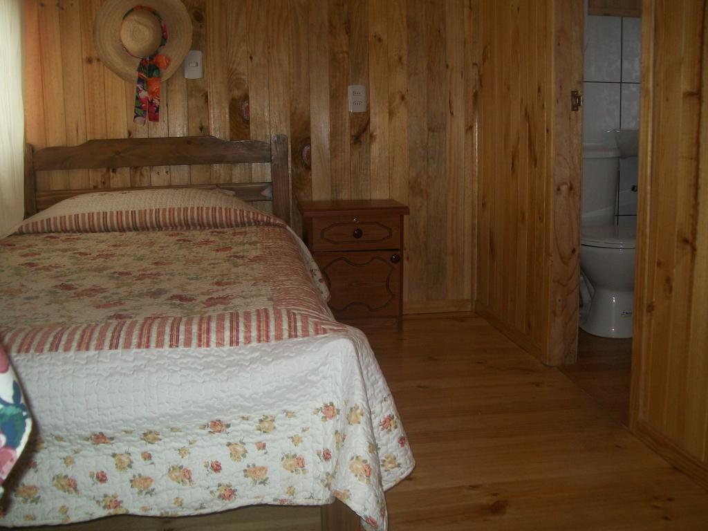 Hotel Hostal Austral Ancud Habitación foto